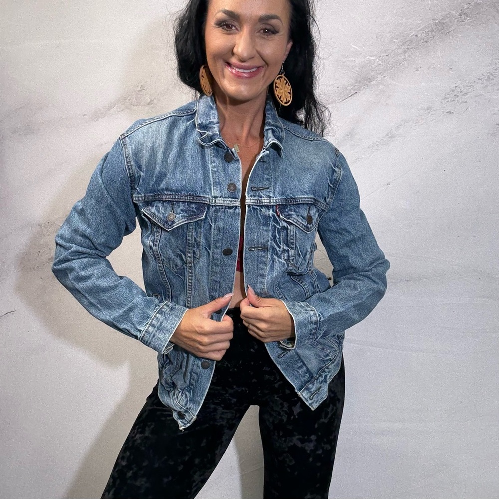 Levi's Classic Blue Jean Jacket for Women